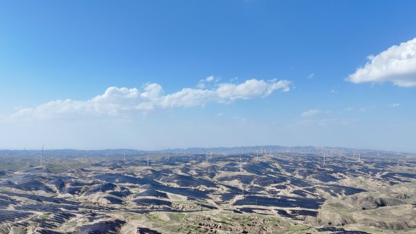 悦配资 国内同期投运装机规模最大单体光伏EPC总承包项目首批并网发电